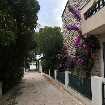 Brlecic Apartment Pirovac